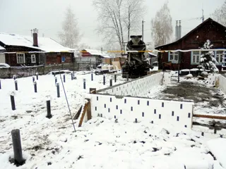 Haus nach Projekt „Slawjanka“, Ivanovo: Fundament und Grundrahmen