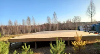 Haus nach Projekt „Barnhouse 110“, Dorf Syanovo-2: Boden aus SIP-Paneelen auf Höhe 0