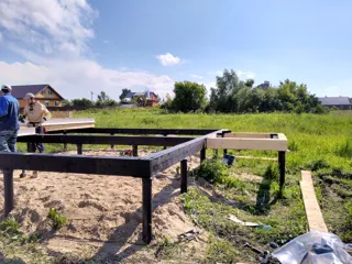 Haus nach Projekt „Alfa“, Kazan: Fundament und Grundrahmen