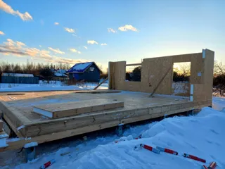 Haus 105 m² nach individuellem Projekt, Dorf Svingino: SIP-Boden auf Höhe 0
