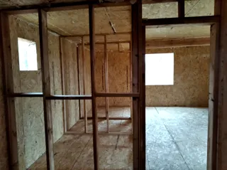 “Barnhouse 110” projeli ev, Vidogoshchi köyü: iç bölme duvarları