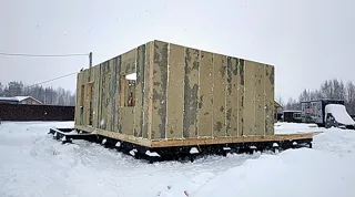 Haus nach individuellem Entwurf, Dorf Greshnevo: Wandmontage