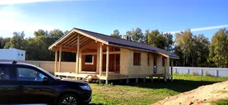 Haus nach individuellem Entwurf: fertiges Gebäude