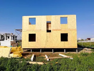 Haus nach individuellem Entwurf, Dorf Kovarditsy: zweites Obergeschoss und Dachgeschoss