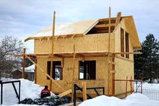 Custom-design house, Kostroma Region: roofing