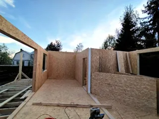 Haus nach Projekt „Mistika - E2.8“, SNT „Poljuschko“: Wandmontage
