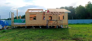 Haus nach individuellem Entwurf: Wandmontage