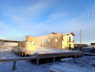 Haus nach individuellem Entwurf, Region Leningrad: Wandmontage