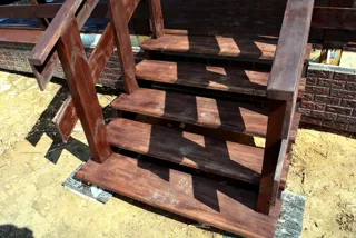 Haus nach Projekt „Sefir“, Dorf Kadnikovo: Terrasse und Eingangsbereich