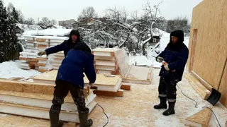 Haus nach Projekt „Barnhouse 110“, Ivanovo: Wandmontage