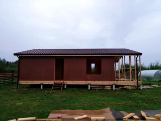 “Barnhouse 76.1” projesine göre 100 m² ev, Rodniki: cephe kaplaması