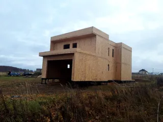 Haus nach Projekt „Grafit“, Siedlung Lyubashino: Wandmontage
