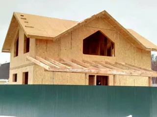 “Dorofeyevo” projesine göre ev, Synkovo köyü: ikinci kat ve çatı katı