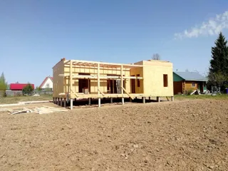 Haus nach Projekt „Mistika - E2.8“, Dorf Novoe: Wandmontage