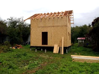 Haus nach Projekt „Alfa“, SNT „Druschba“: Wandmontage