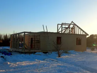 Haus 105 m² nach individuellem Projekt, Dorf Svingino: Wandmontage