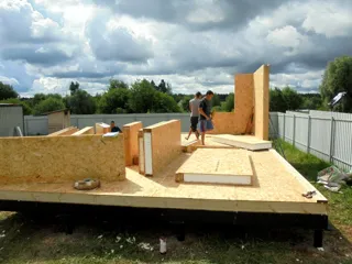Haus nach Projekt „Bylina“, Gebiet Moskau: Wandmontage