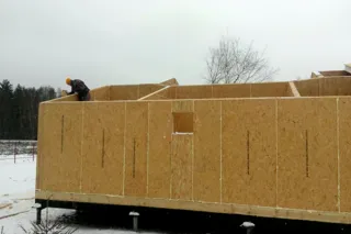 Haus nach Projekt „Slatoust“, Gebiet Moskau: Wandmontage