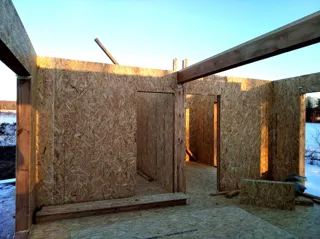 Haus nach Projekt „Mistika - S2.5“, Dorf Velisovo: Wandmontage