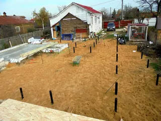 House based on the “Valencia” design, Kosterevo: foundation and sill strapping