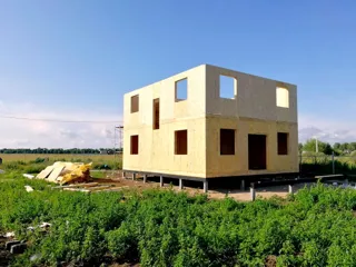 Haus nach individuellem Entwurf, Dorf Kovarditsy: zweites Obergeschoss und Dachgeschoss