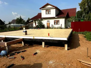 “Yesentuki 8x8” projesine göre ev, Rybinsk: 0 kotunda SIP panel zemin