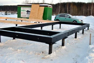 Haus nach individuellem Projekt, Kineshma: Fundament und Grundrahmen