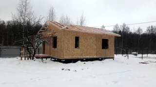 Haus nach Projekt „Slawjanskij Skit“, Region Jaroslawl: Wandmontage