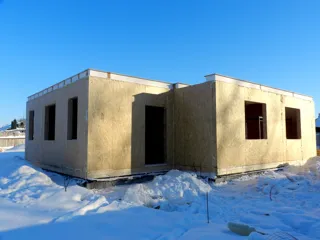 Haus nach Projekt „Jaschma“, Furmanov: Wandmontage