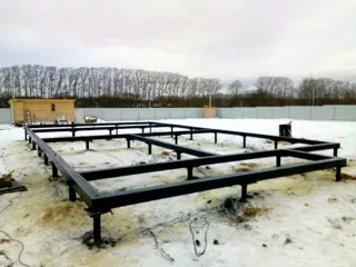 Özel projeye göre ev, Dubrovka köyü: temel ve alt bağlama kirişi