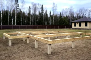 Haus nach Projekt „Jessentuki 8x8“, Gebiet Iwanowo: Fundament und Grundrahmen
