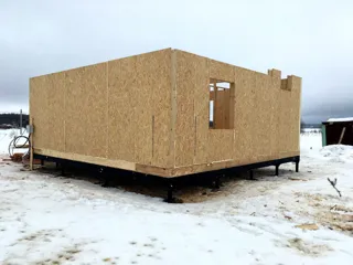 Haus nach individuellem Entwurf, Siedlung Shuvalovo: Wandmontage