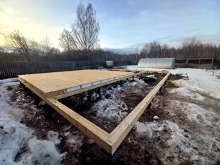 Datscha nach Projekt „Mistika - D“, Dorf Buldachikha: Fundament und Grundrahmen