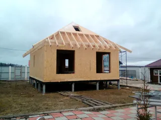 “Komfort” projesine göre ev, Ivantsevo köyü: duvar montajı
