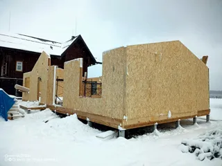 Haus nach Projekt „Arizona mini“, Gebiet Kostroma: Wandmontage