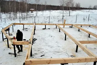 Haus nach individuellem Projekt, Gebiet Moskau: Fundament und Grundrahmen