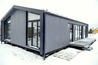 Showroom Barnhouse 76.3 in Kostroma: Fassade fertiggestellt