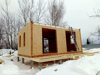 Haus 38 m², individuelles Projekt, SNT „Schtschit“: Wandmontage