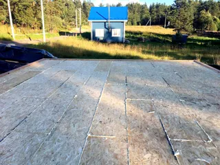 Haus nach individuellem Entwurf, Region Leningrad: Boden aus SIP-Paneelen auf Höhe 0