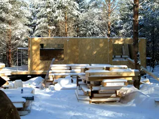 Haus nach individuellem Entwurf, Malye Soli: Wandmontage
