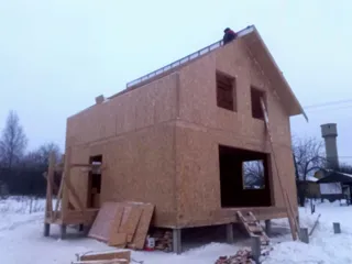 Haus nach Projekt „Awdeewo“, Dorf Minskoe: Wandmontage