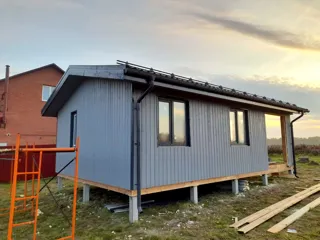 Haus nach Projekt „Chalet 45“, Gebiet Kostroma: Fassadenverkleidung