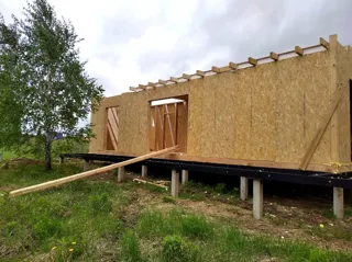 Haus nach Projekt „Mistika E“, Region Tula: Wandmontage