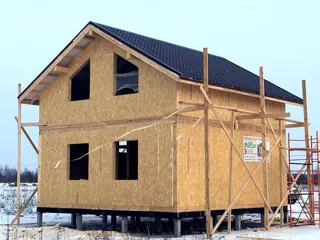 Haus nach Projekt „Metschta pl.4“, Siedlung Pervyy: Fertiges Haus