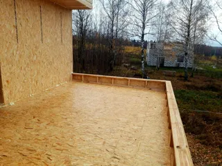 Haus nach Projekt „Grafit“, Siedlung Lyubashino: Wandmontage