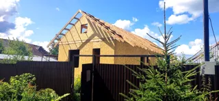 Custom-design house, Rodniki: roofing