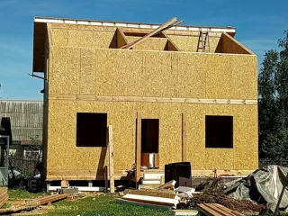 125 m² ev, özel proje, “Golovenki” SNT: ikinci kat ve çatı katı