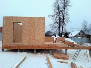 Haus nach individuellem Entwurf, Dorf Yakovlevskoe: Wandmontage