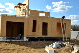 Haus nach Projekt „Slawjanka mini + Garage“, Siedlung Tunoshna: Wandmontage