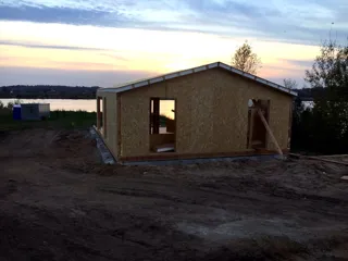 Haus nach Projekt „Barnhouse 76.1“, Dorf Zolotoruche: Wandmontage